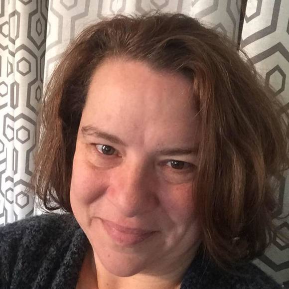 Meet your Posher, Lisa - Picture 1 of 1